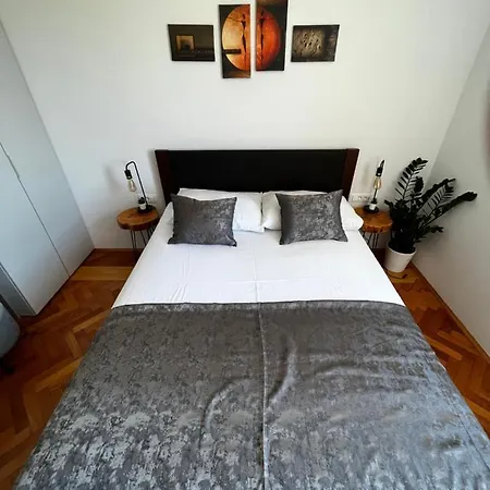 Lägenhet Luxury Lulu