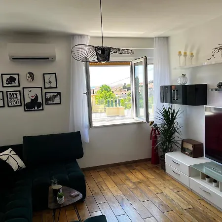 Luxury Lulu Lägenhet