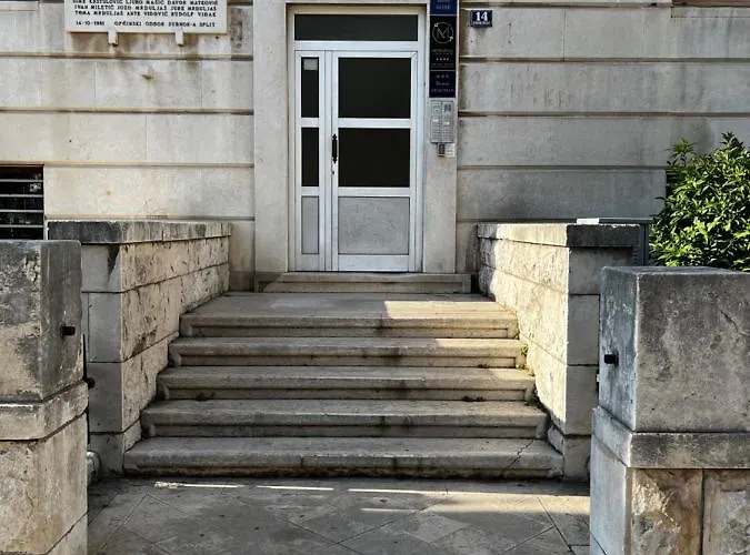 Lägenhet Luxury Lulu