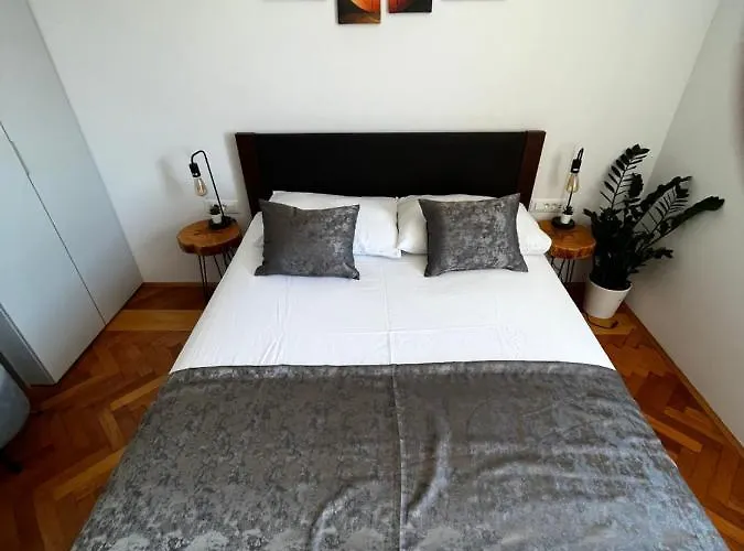 Lägenhet Luxury Lulu