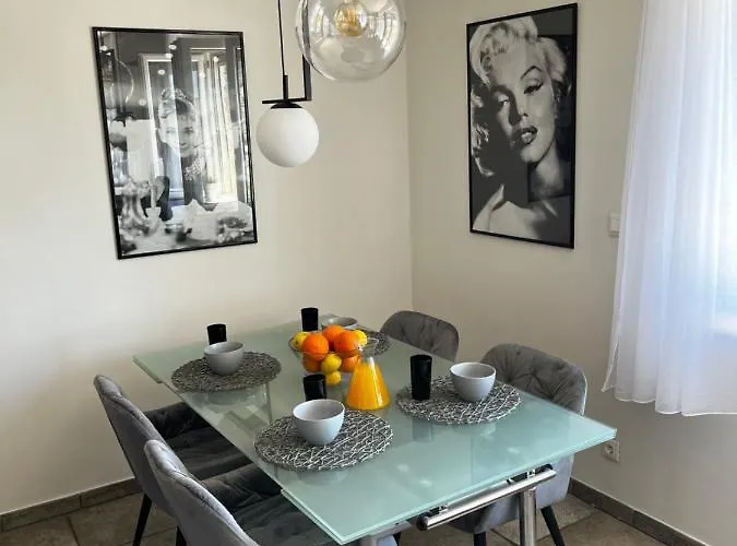 Lägenhet Luxury Lulu *