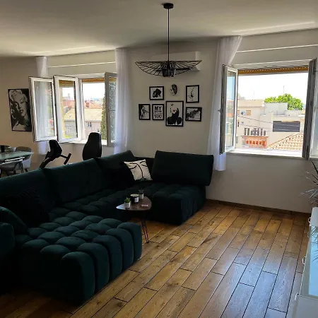 Luxury Lulu Apartment *